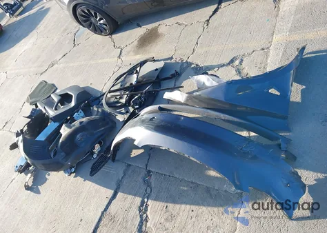 2023 Tesla Model Y Performance Dual Motor All-Wheel Drive z USA, uszkodzony, nr VIN 7SAYGDEF2PF634220